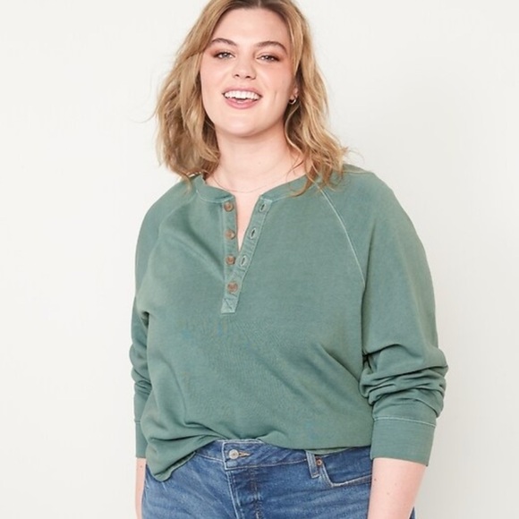 Old Navy Green Long Sleeve Henley sweatshirt - Picture 2 of 5